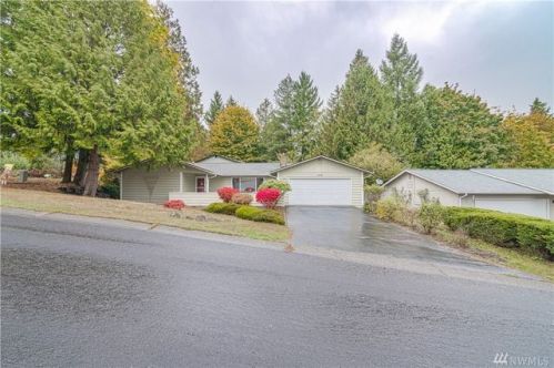 440 Cottonwood Dr, Bremerton, WA 98311-8774