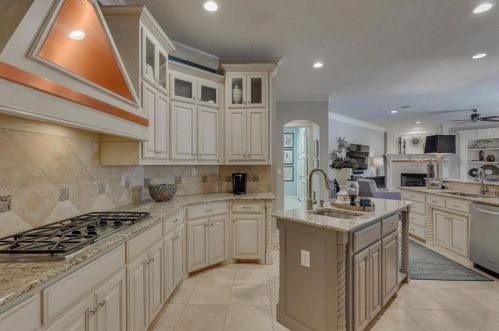 3101 Oak Crest Dr, Lewisville TX  75022-5268 exterior