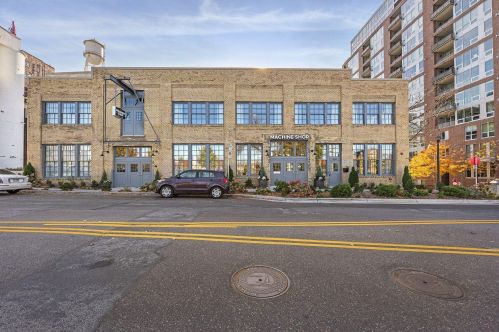 45 University Ave, Minneapolis MN 55414-1000 exterior