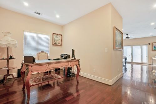 4946 Haskell Ave, Van Nuys CA 91436-1540 exterior