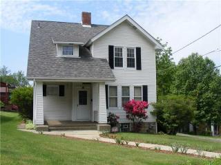 10 Angle St, South Connellsville, PA 15425-4202