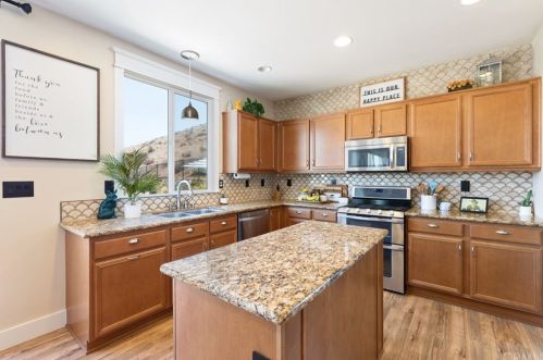 34200 Nandina Ct, Lake Elsinore CA  92532-2954 exterior