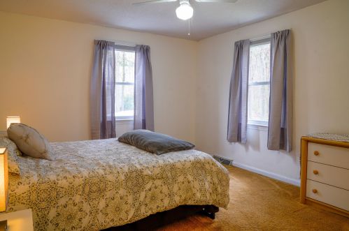24 Severance Dr, Londonderry NH  03053-3118 exterior