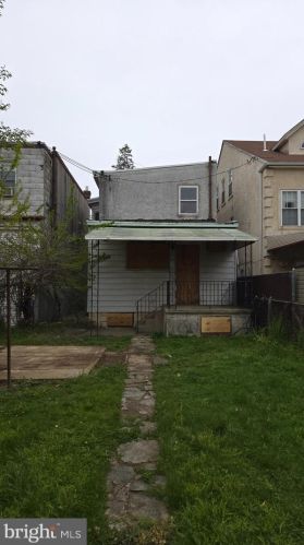 6827 Ditman St, Philadelphia, PA 19135-2203