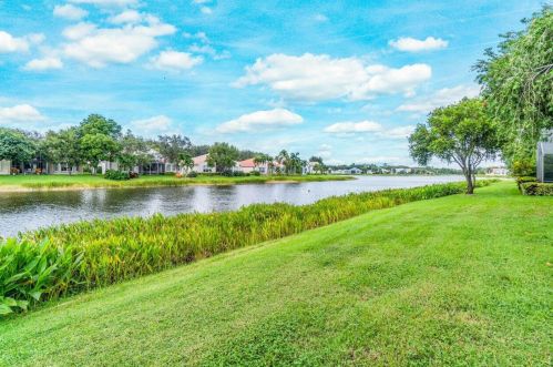 6830 Fiji Cir, Boynton Beach FL  33437-7022 exterior
