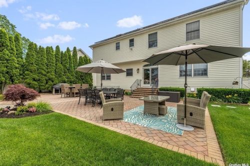 59 Reilly St, West Islip NY  11795-1044 exterior