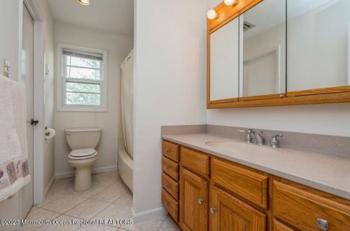 129 Whittier Rd, Bricktown NJ  08724-2404 exterior