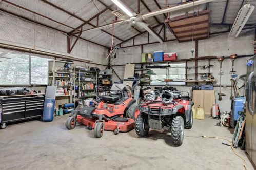 4951 Joe Wilson Rd, Midlothian TX  76065-4518 exterior