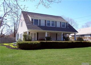 96 Kensington Ave, Bay Port NY  11705-1813 exterior