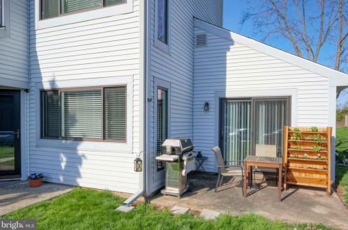 403 Bunker Hill Rd, Harleysville, PA 19438-3908