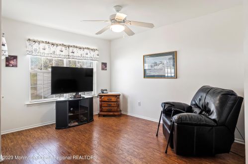 24 Sunnydale Dr, Berkeley Township NJ  08721-1379 exterior