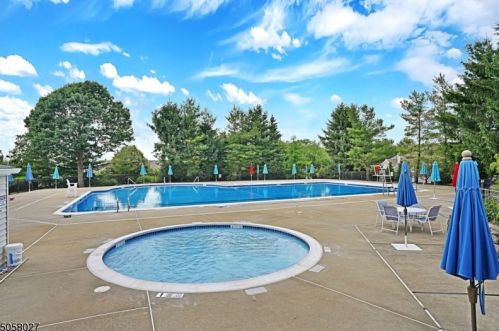 55 High Pond Ln, Bedminster NJ  07921-2017 exterior