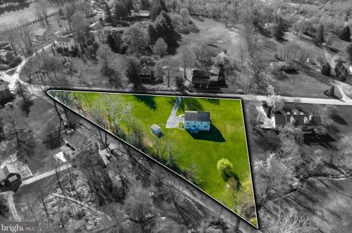 2015 School Rd, Pottstown PA  19465-8849 exterior