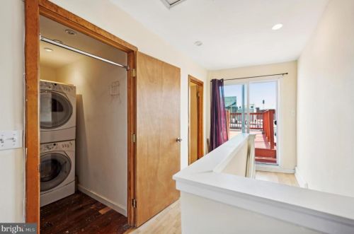 1419 4 St, Philadelphia PA  19147-0059 exterior