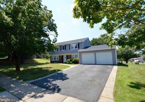 181 Tiffany Ln, Willingboro, NJ 08046-3846