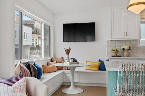 212 41st St, Manhattan Beach CA  90266-3141 exterior