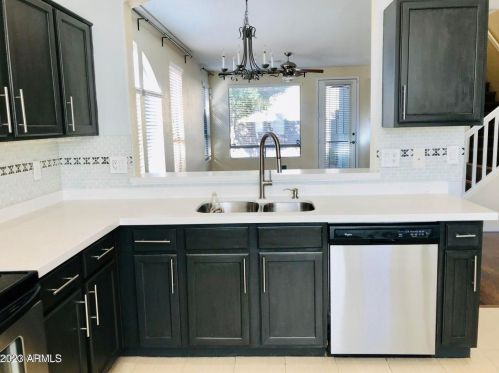 1804 Dunbar Dr, Phoenix AZ  85042-5799 exterior