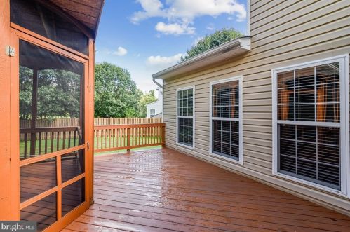 527 Rugby Ct, Purcellville VA  20132-3415 exterior