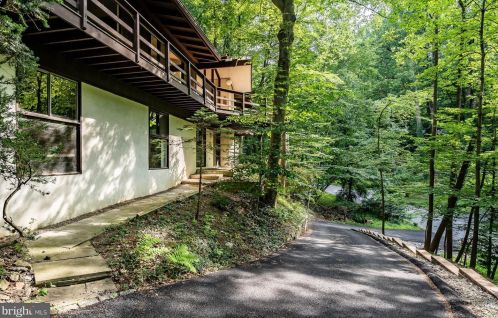 796 Old State Rd, Berwyn, PA 19312-1441