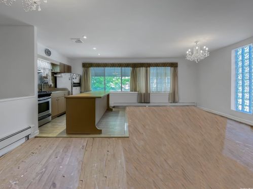 26-05 18th St, Long Island City, NY 11102