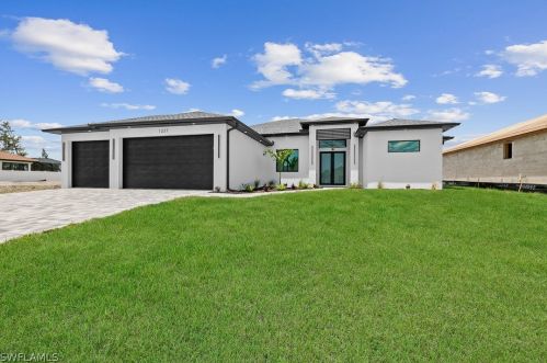 101 15th Ter, Cape Coral, FL 33909-1200