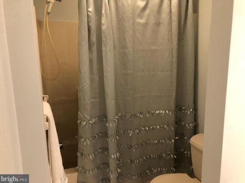 33 Chancery Ct, Souderton PA  18964-2903 exterior