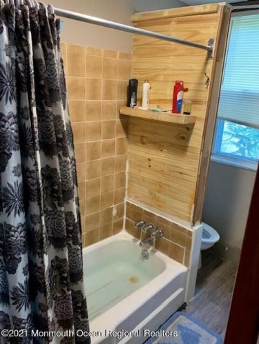 13 20 St, Bayonne NJ  07002-1641 exterior