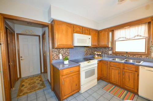 7461 Fitzroy Ct, Cincinnati OH  45241-1260 exterior