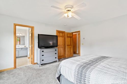 54 Jacobson Farm Rd, East Hampton CT  06424-1659 exterior