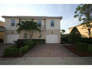 1513 Burgos Dr, Sarasota, FL 34238-2711