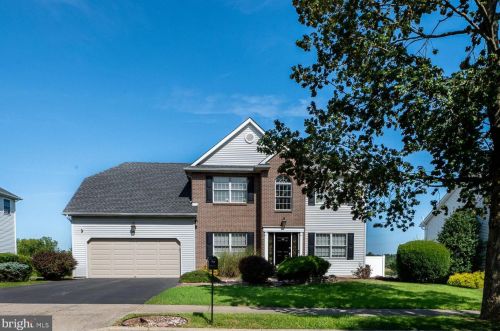 3182 Watermill Dr, Macungie, PA 18062-8616