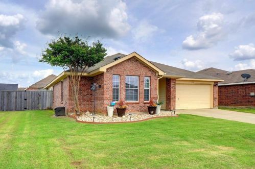 3712 Northpointe Dr, Denton, TX 76207-6017