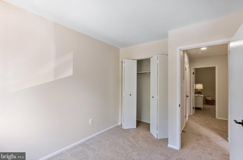 12124 Captiva Ct, Herndon VA 20191-1205 exterior