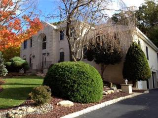 292 Nottingham Rd, Morganville, NJ 07751-9517