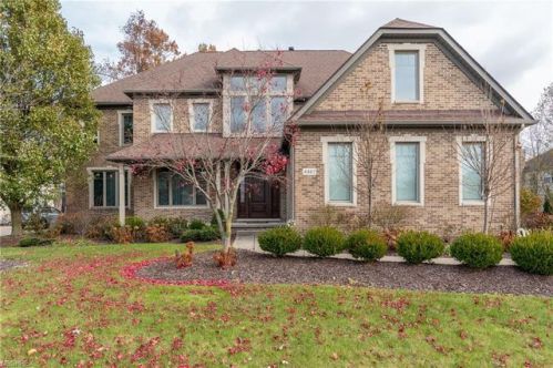 4467 Doral Dr, Avon, OH 44011-3745