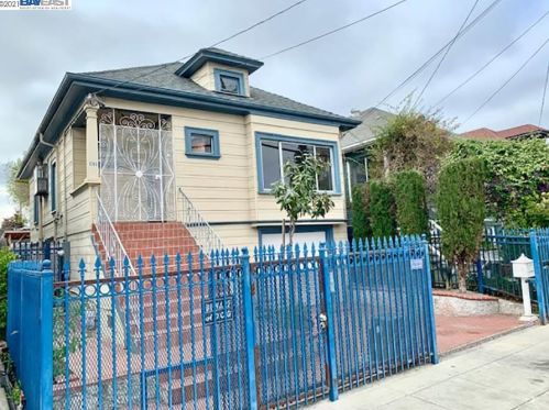1703 Bridge Ave, Oakland CA  94601-3672 exterior