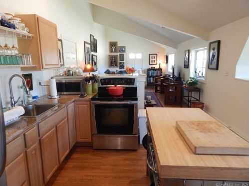 1239 Bantam Rd, Litchfield CT  06750-1407 exterior