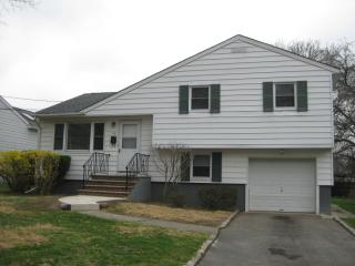 48 Shunpike Rd, Summit NJ  07901-4220 exterior