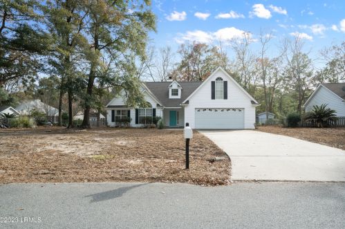 5 Lucerne Ave, Beaufort, SC 29907-1343