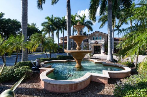 607 Villa Cir, Boynton Beach, FL 33435-8913