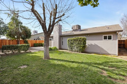 548 Denise Dr, Ripon CA  95366-2808 exterior