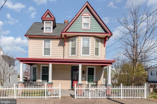 421 Lincoln St, Harrisburg, PA 17113-1833