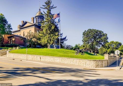 1006 3 St, Stillwater MN 55082-6220 exterior