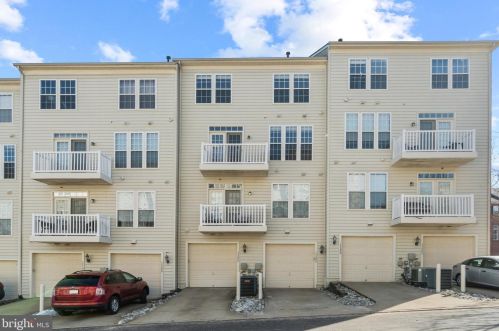15204 Lancashire Dr, Woodbridge, VA 22191-4061