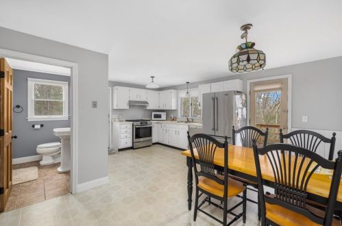 93 Richmond Townhouse Rd, Richmond RI  02812-1043 exterior