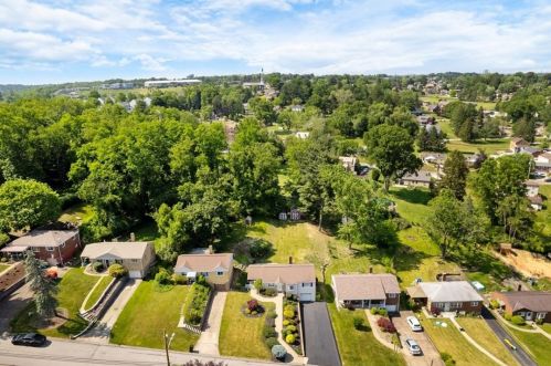 5621 Villa Haven Dr, Pittsburgh PA  15236-3314 exterior