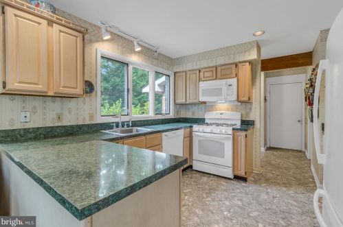 26 Mount Holly Ct, Montross VA  22520-4110 exterior