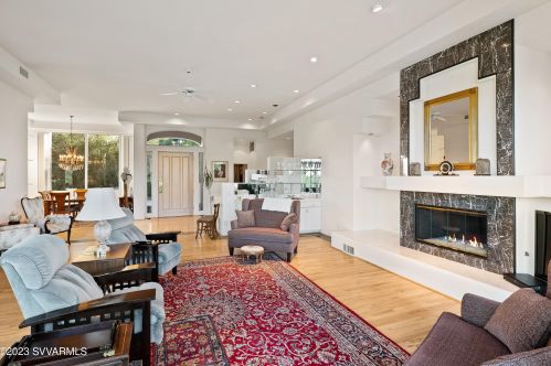 12 Linda Vis, Sedona AZ 86336-5067 exterior