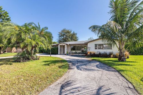 7926 Pine Tree Ln, West Palm Beach, FL 33406-7838