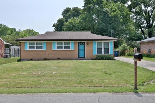 8017 Woodbury Dr, Louisville, KY 40219-3773